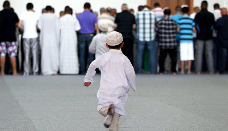 Antara Anak-anak dan Masjid