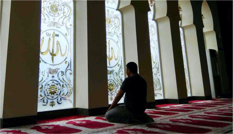 majalah ar-risalah, Belum Shalat Maghrib, Bolehkah ikut Jamaah Isya